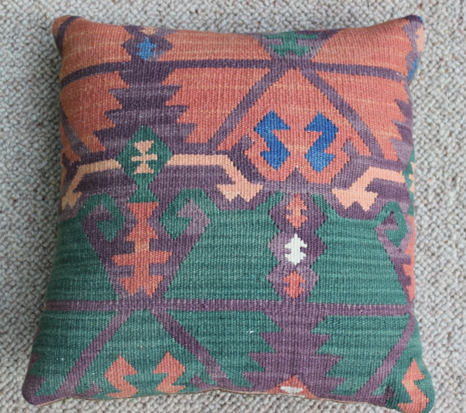 kilim-cushion-8-.jpg kilim-cushion-8-.jpg